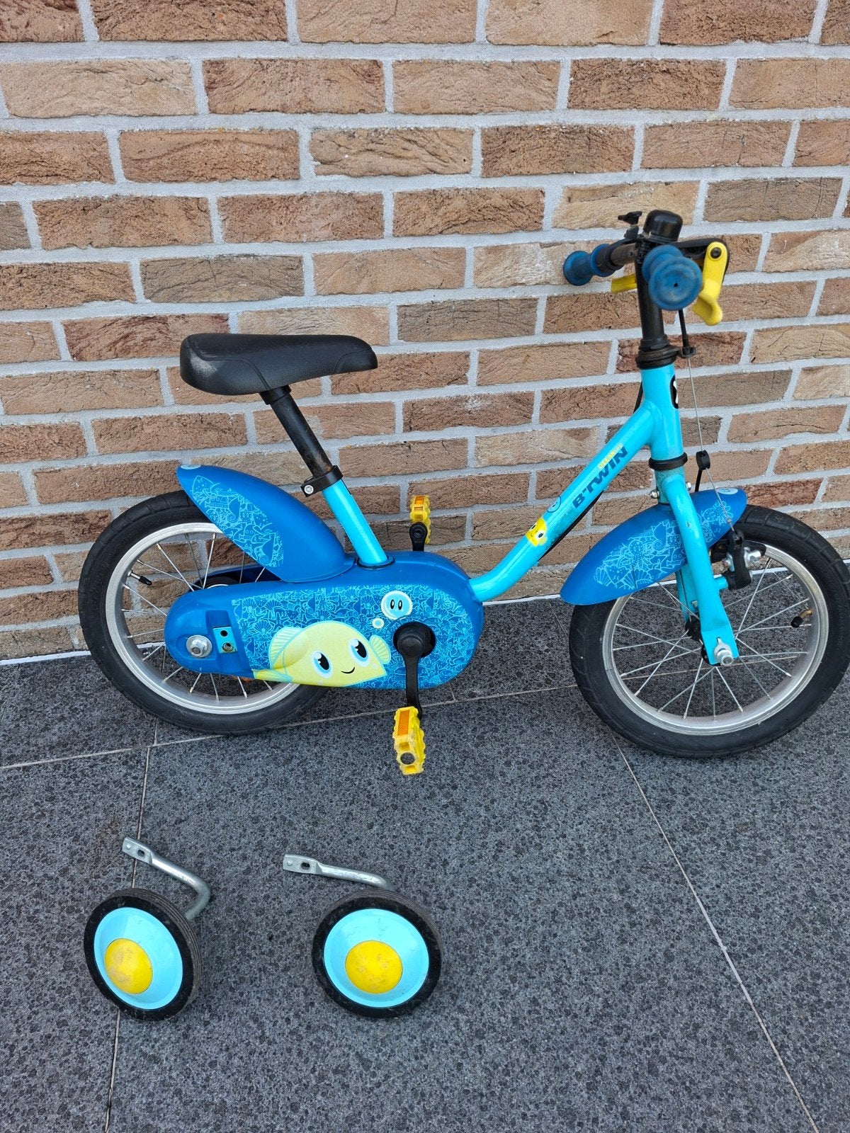 kinderfiets btwin 14 inch met gratis steunwielen, Ophalen, Zijwieltjes, Gebruikt, Velgrem