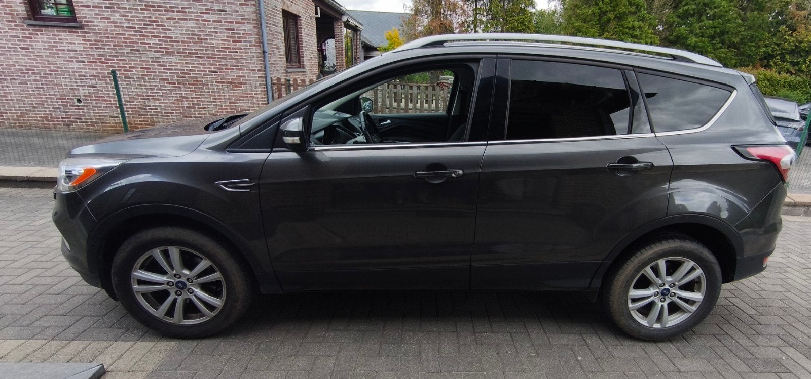 Ford kuga benzine, Auto's, Ford, Voorwielaandrijving, Parkeersensor, Euro 6, Handgeschakeld