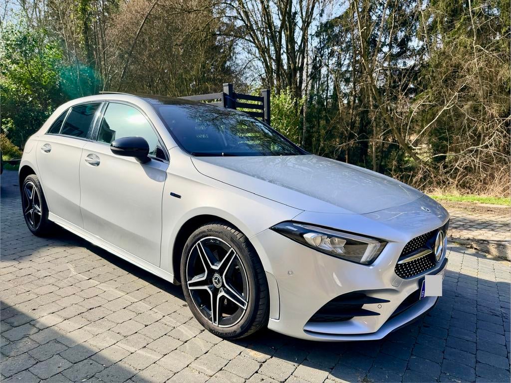 Mercedes-Benz A-Klasse 250 e AMG Line - Plug-in hybride, Auto's, 4 cilinders, Alcantara, 5 deurs, Dealer onderhouden