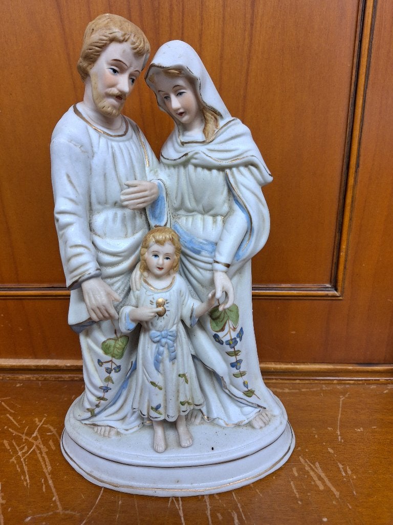 Mooi beeld van de Heilige Familie, Ophalen