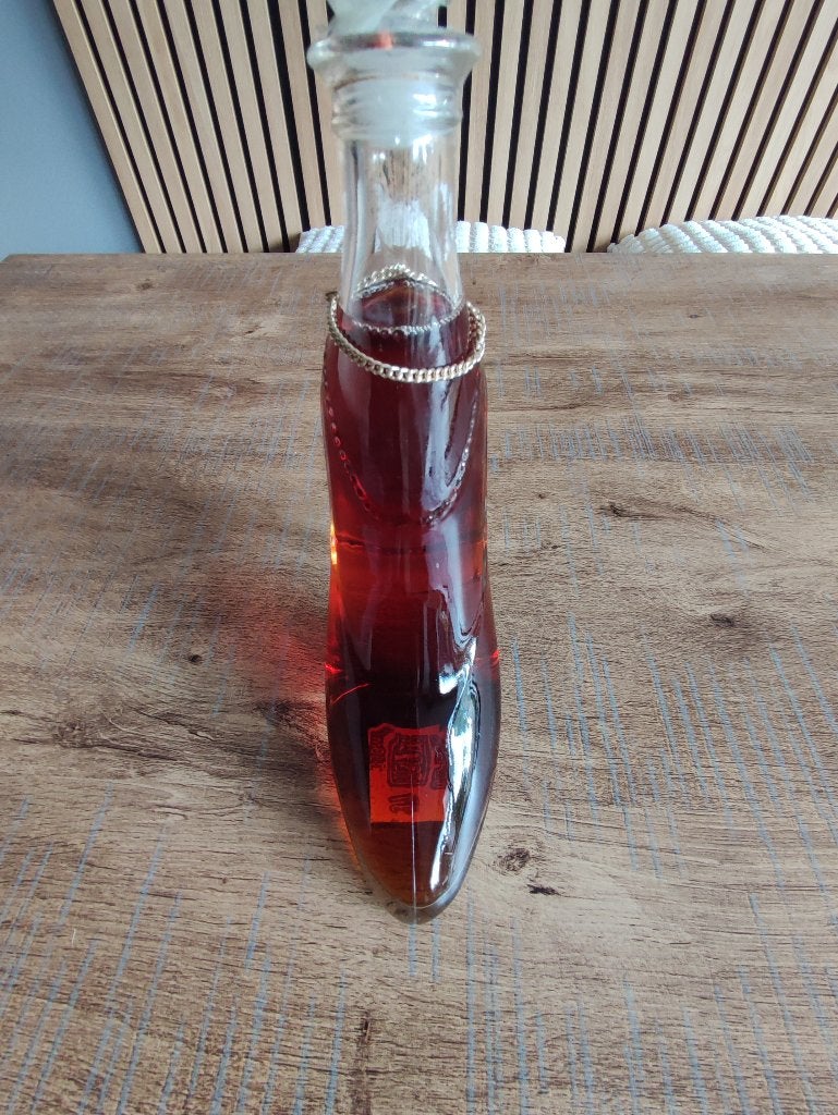 Glazen laars Cherry, Ophalen