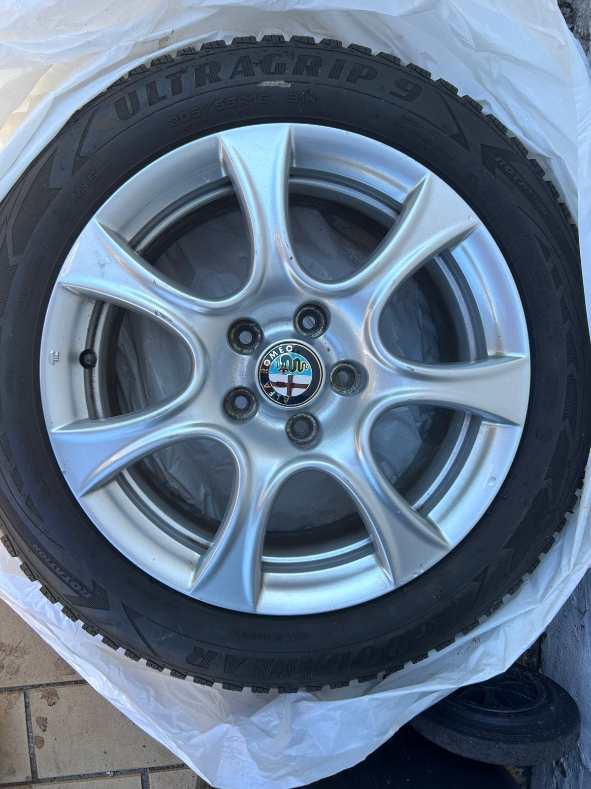 Alfa Romeo wielset, Auto-onderdelen, Ophalen, Banden en Velgen, 17 inch, Winterbanden