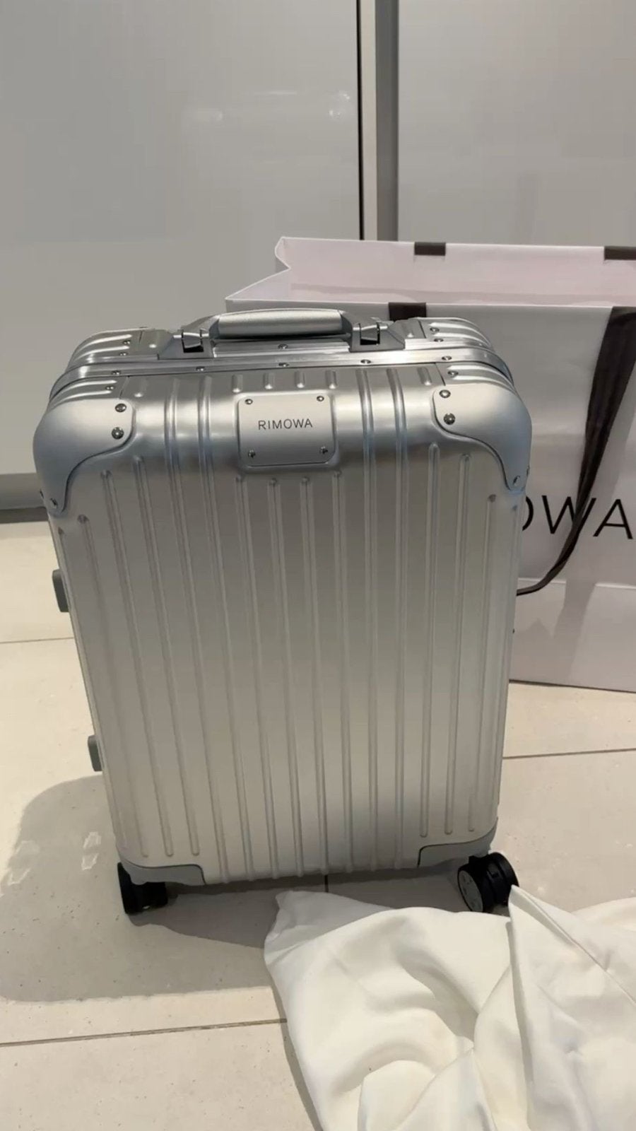 Valise rimowa cabine, Bijoux, Sacs & Beauté, Valises, Enlèvement ou Envoi, Comme neuf