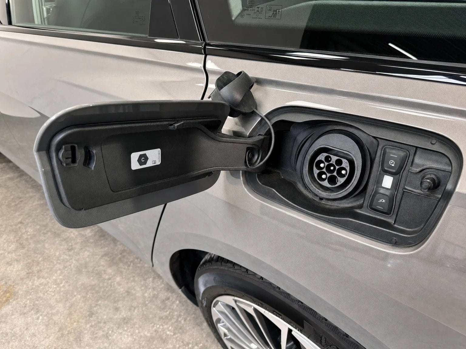 Audi A6 AVANT 2.0 TFSI 50 PHEV 4WD S-TR SPORT, Automaat, 1984 cc, 34 g/km, Bedrijf
