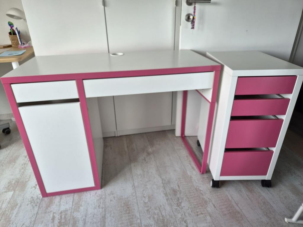 Bureau met bijzetkastje, Ophalen, Opbergruimte