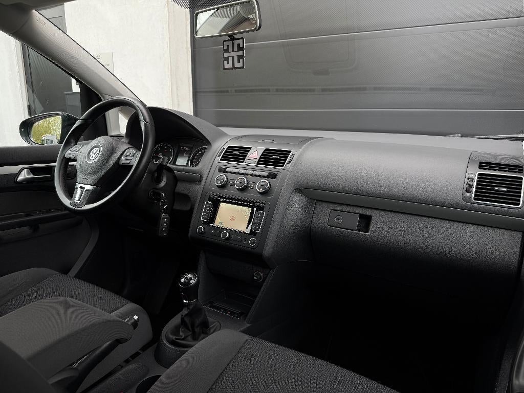 Volkswagen Touran 1.6 TDi 7pl. - Navi - PDC - Cruise - GRNTI, Autos, Volkswagen, Euro 5, Entreprise, Boîte manuelle, Entretenue par le concessionnaire