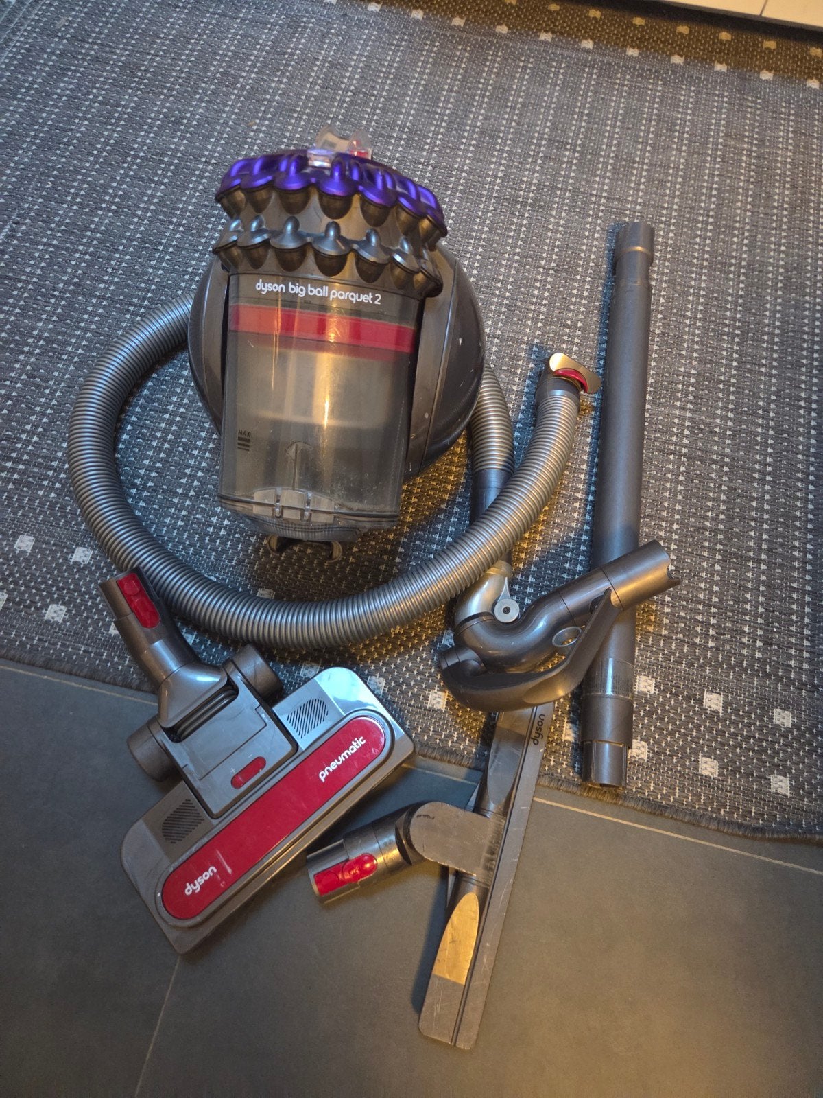 Stofzuiger dyson big ball parquet 2., Ophalen of Verzenden, Zo goed als nieuw, Dyson, Sledestofzuiger