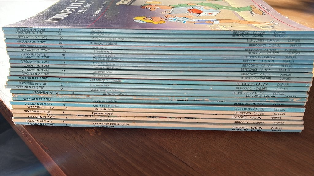 24 strips vrouwen in ’t wit, Boeken, Meerdere stripboeken, Ophalen of Verzenden, Gelezen