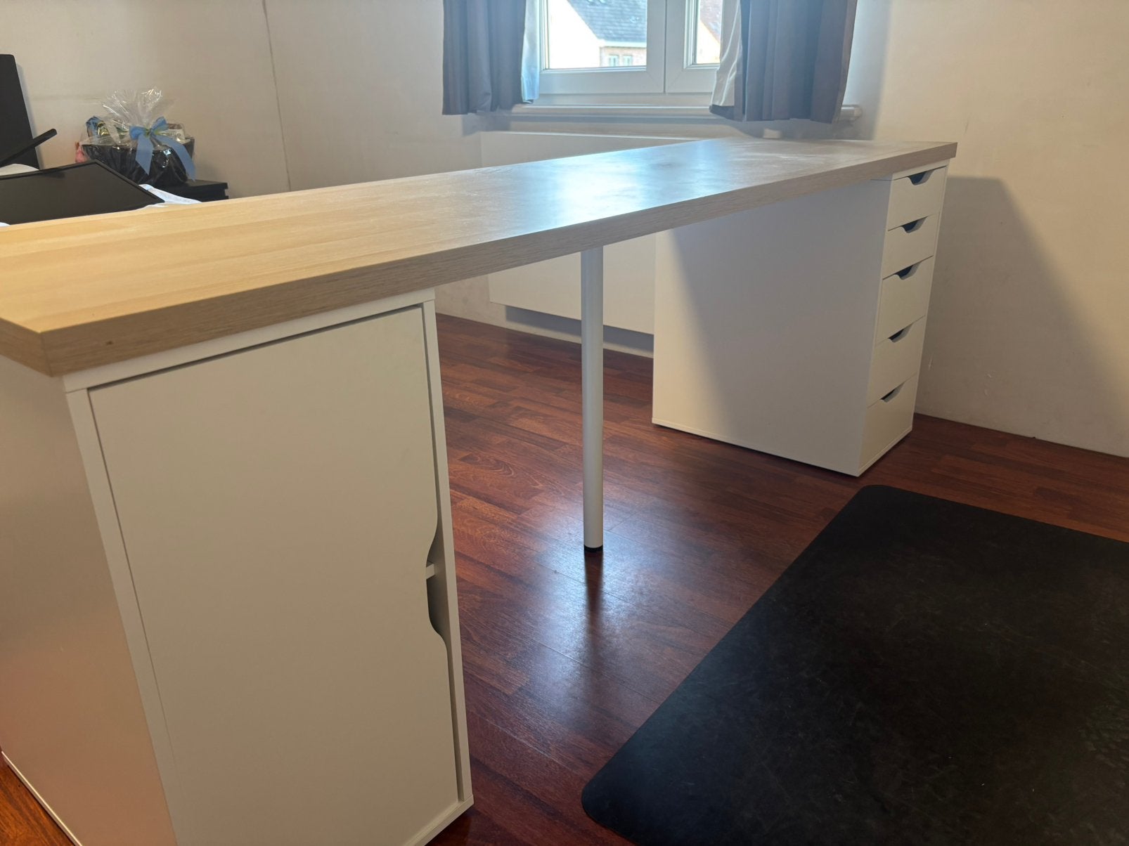 Bureau Ikea met licht eiken blad, Enlèvement, Comme neuf, IKEA
