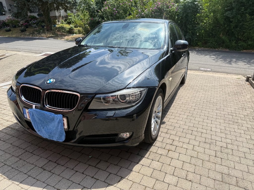 Prachtige BMW 318 d automaat, Auto's, BMW, Zwart, 4 cilinders, Zwart, Particulier