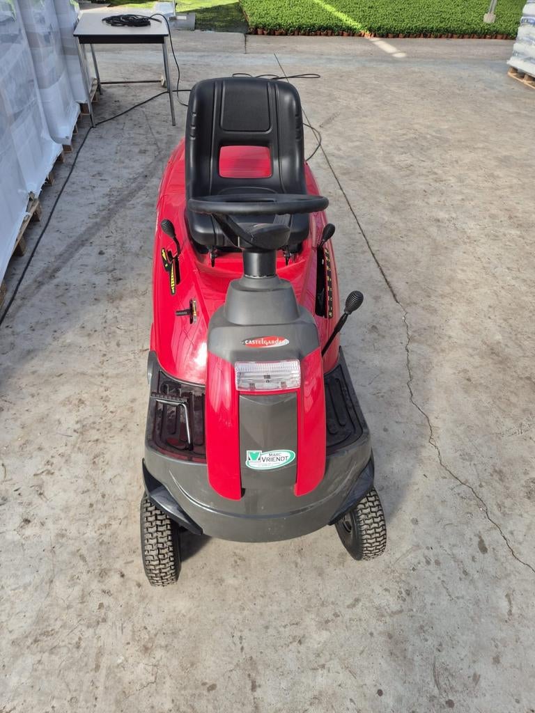 Grasmachine/zitmaaier merk Castelgarden, Tuin en Terras, Grasmaaiers, Ophalen, Opvangzak