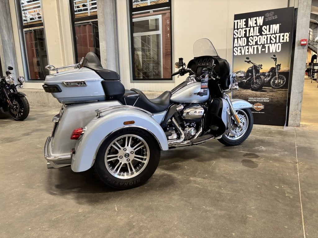 Harley-Davidson TRIKE FLHTCUTG TRI GLIDE ULTRA (bj 2023), Harley-Davidson, Customerservices@harley‑davidson.com, 3700 West Juneau Avenue
WI 53208  Milwaukee, US