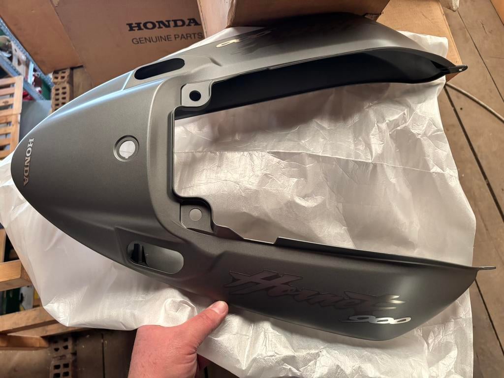 Garniture arrière Honda CB900F Hornet 03-, Enlèvement ou Envoi, Neuf