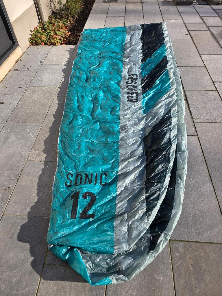 Flysurfer foilkite Sonic4 - 12m² ZEER GOEDE STAAT, Watersport en Boten, Foil, Ophalen of Verzenden, Zo goed als nieuw, Kite