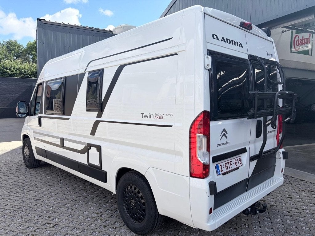 Adria Twin 600 sp Family - Stapelbed, Caravanes & Camping, Camping-cars, Jusqu'à 4, Entreprise, Fiat, Boîte manuelle