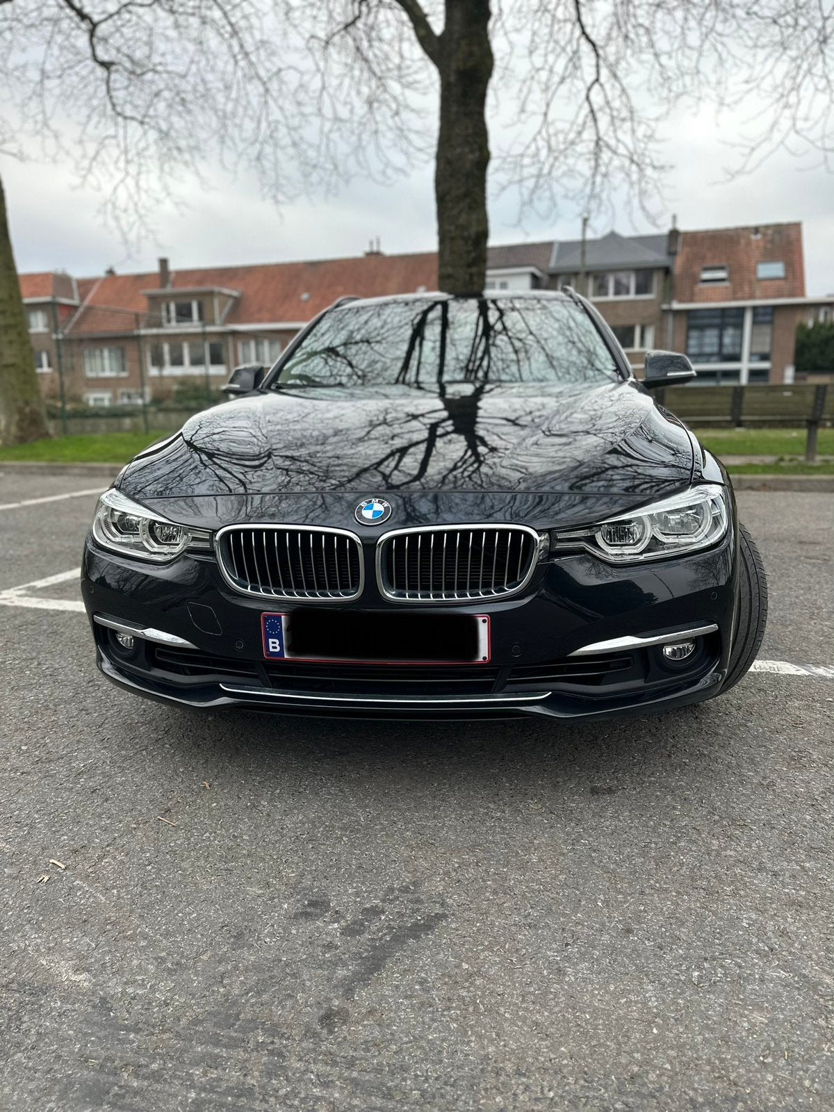 BMW 318i luxury line, Auto's, BMW, Achterwielaandrijving, Euro 6, Zwart, Leder