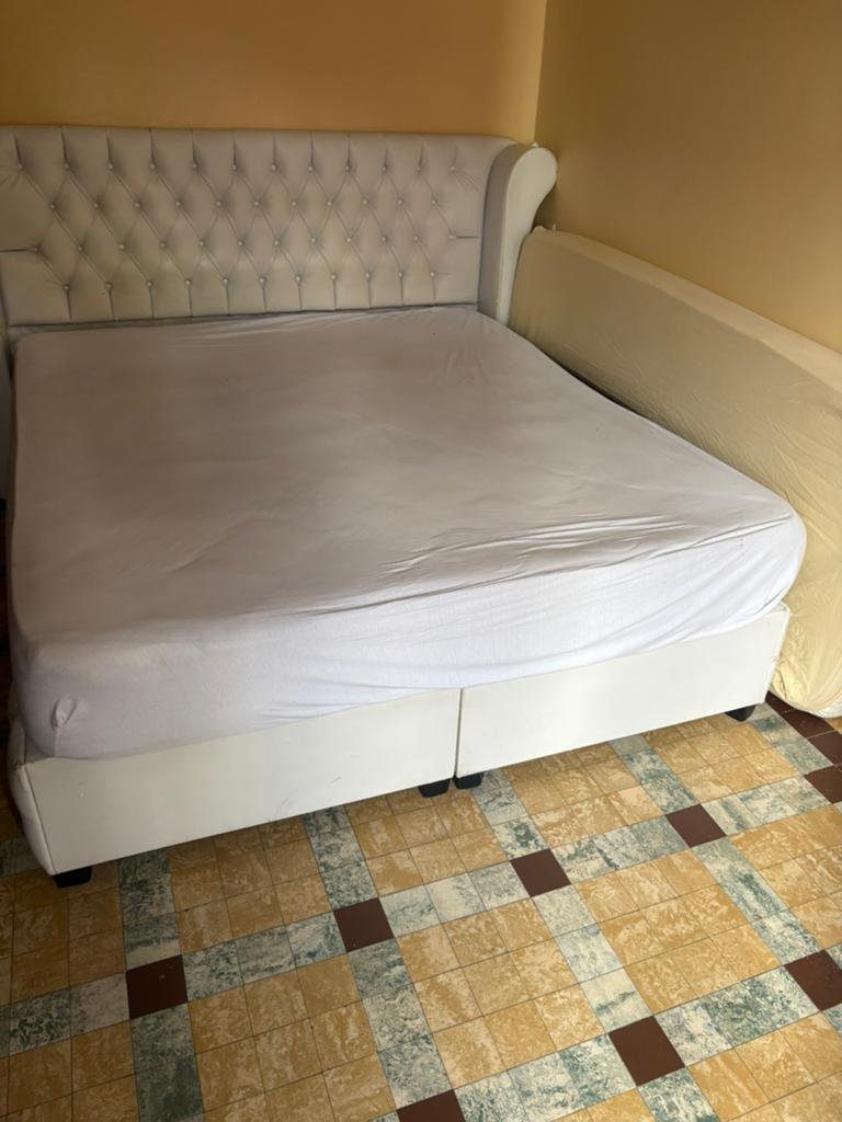 Lit et matelas a donner, Maison & Meubles, Enlèvement, Comme neuf