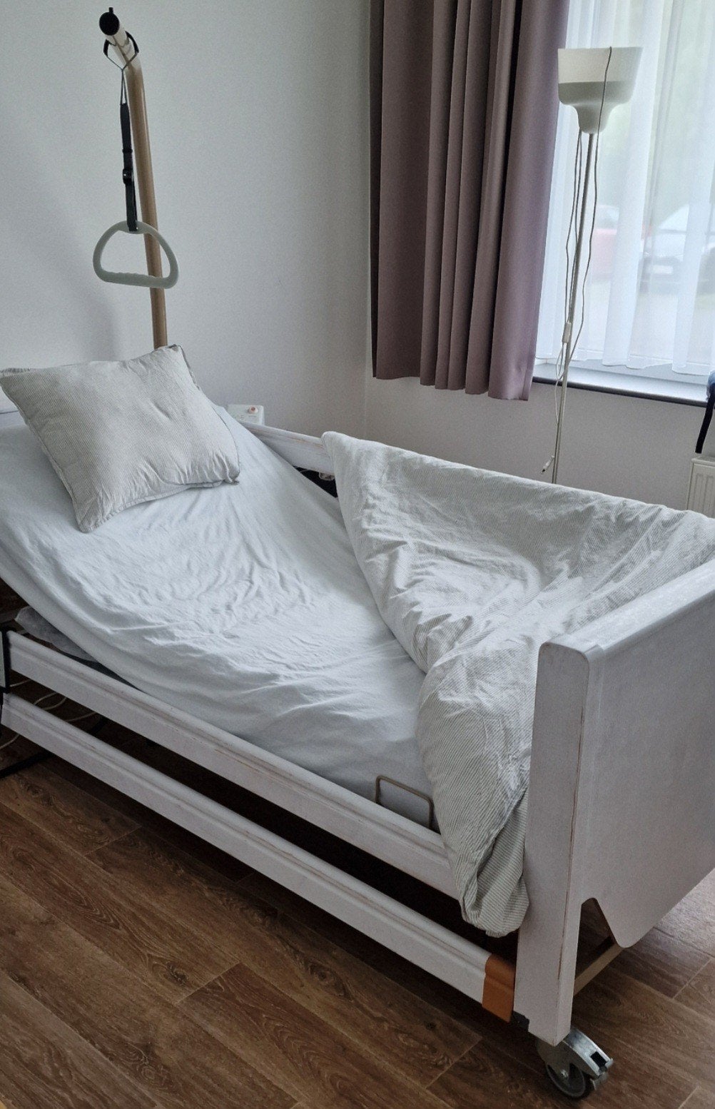 Lit médicalisé ultra-bas + matelas alternating, Enlèvement ou Envoi, Une personne, Matelas