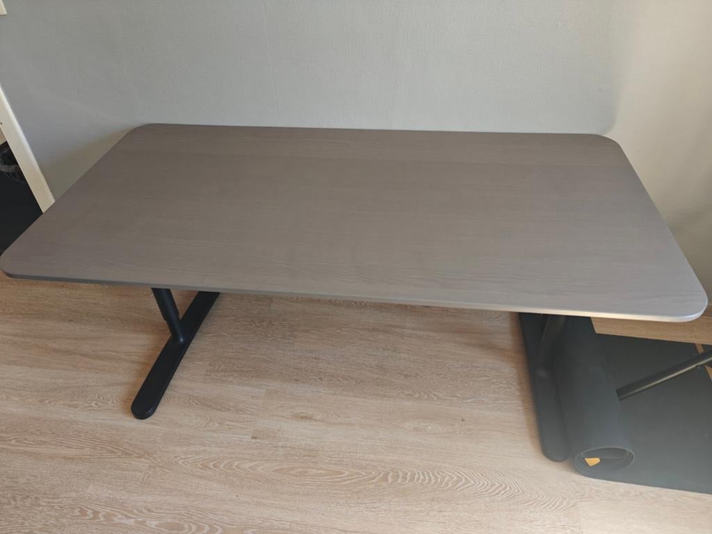 Bureau degelijke staat, Ophalen, Zwart, 160 cm, Zo goed als nieuw