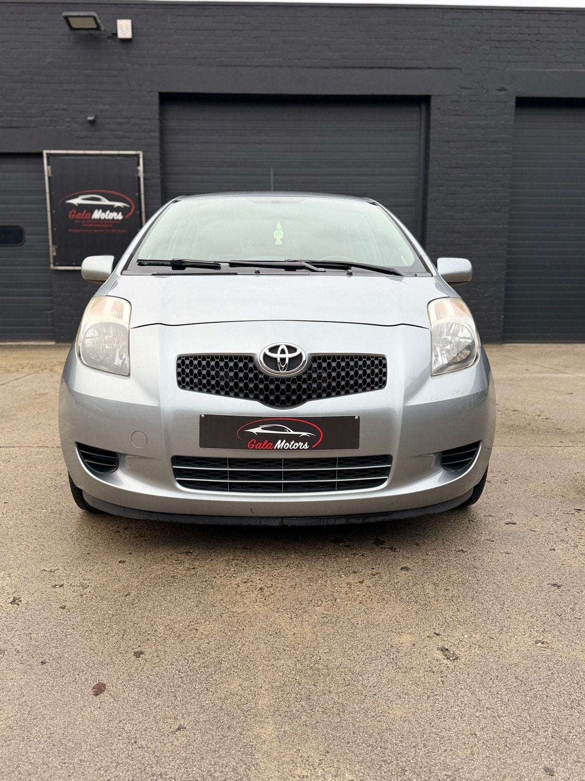 TOYOTA YARIS | 1.0 BENZINE | 2006 | 99000 KM | AIRCO, Auto's, Toyota, Zwart, Bedrijf, Handgeschakeld, 5 deurs