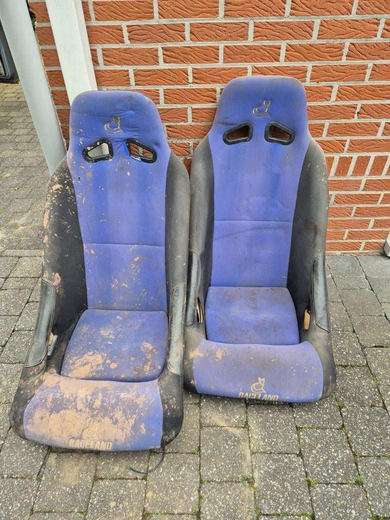 Cross stoelen, Enlèvement, Utilisé