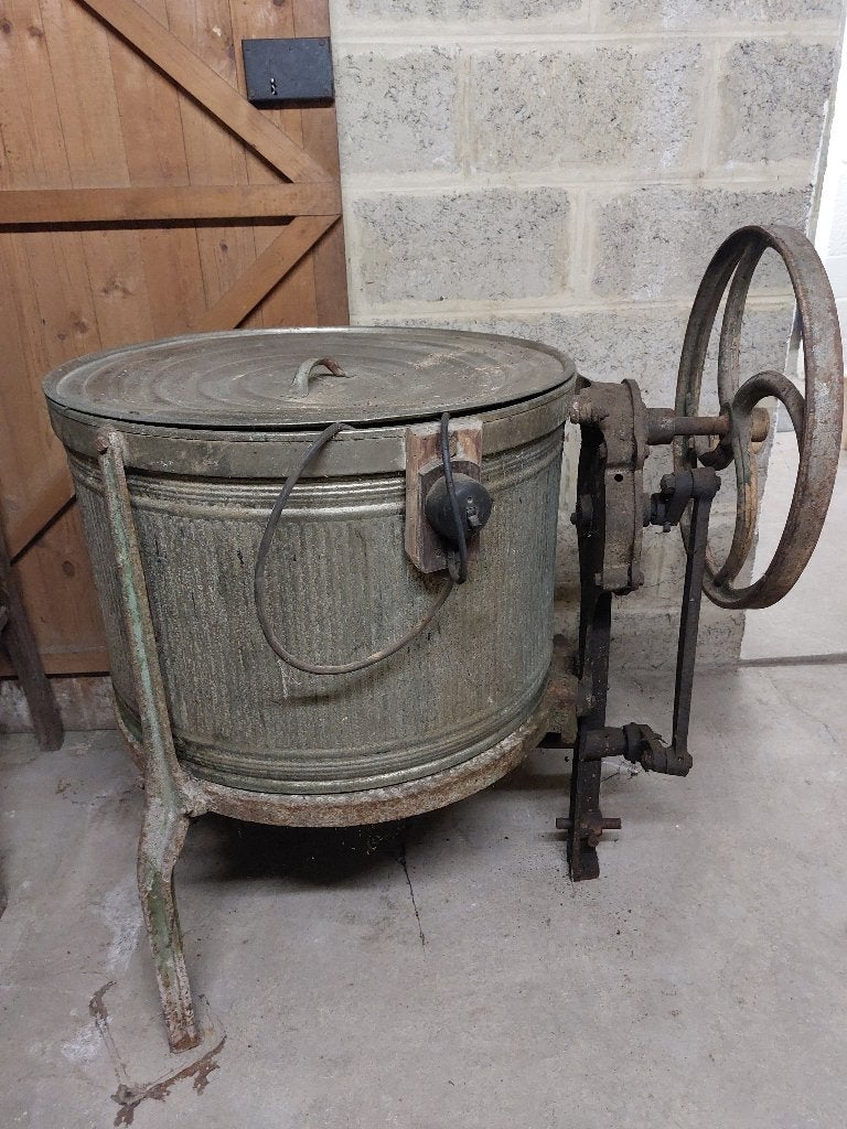 Machine a laver 1930, Antiquités & Art, Antiquités | TV & Hi-Fi, Enlèvement