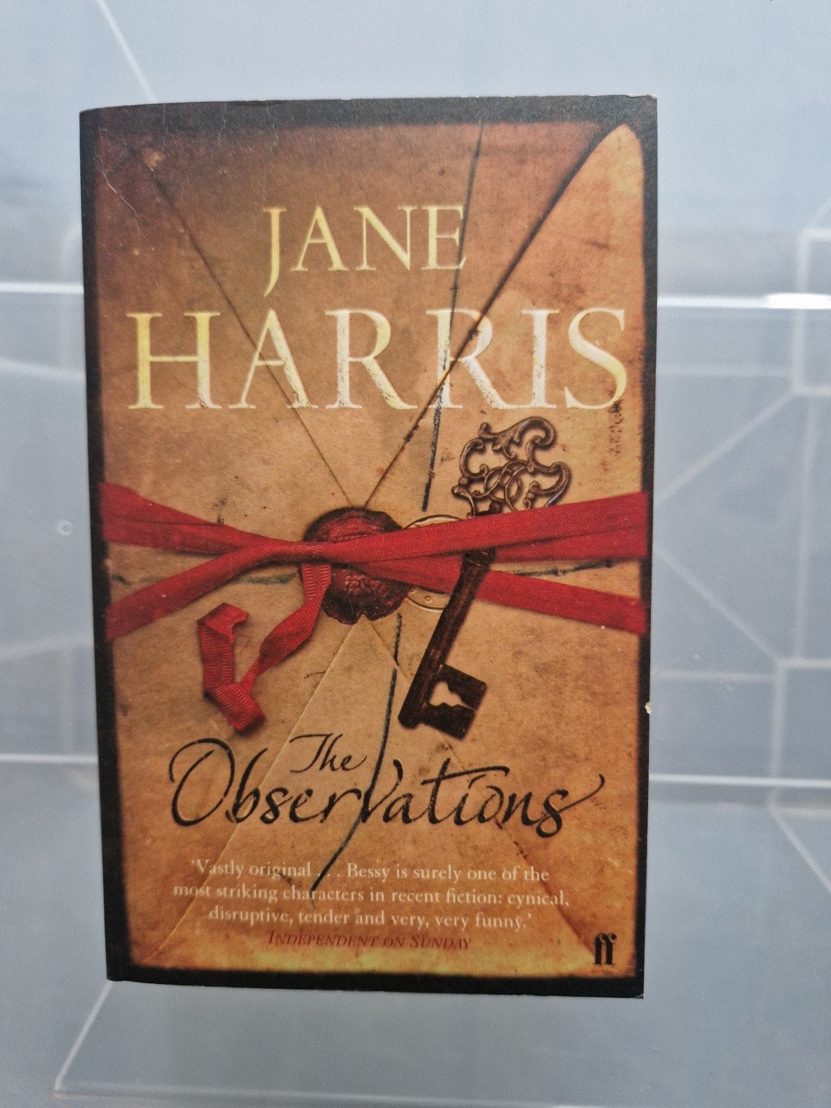 The Observations - Jane Harris, Enlèvement ou Envoi