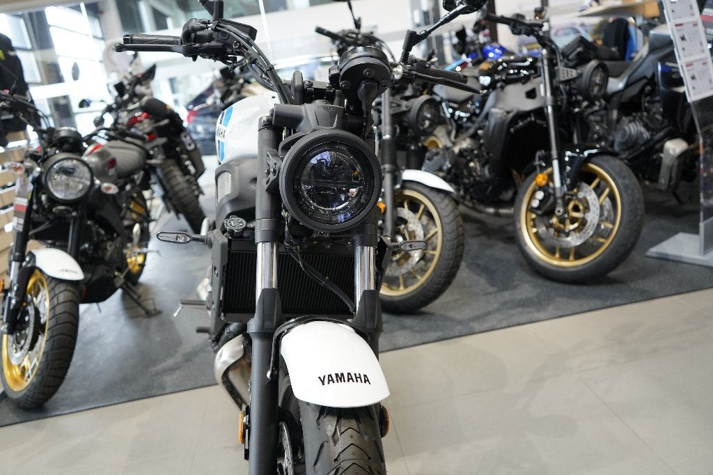 Yamaha XSR700 (A2 35KW - A 54KW) - NIEUW, Motoren, 700 cc, 2 cilinders, Nieuw, Bedrijf
