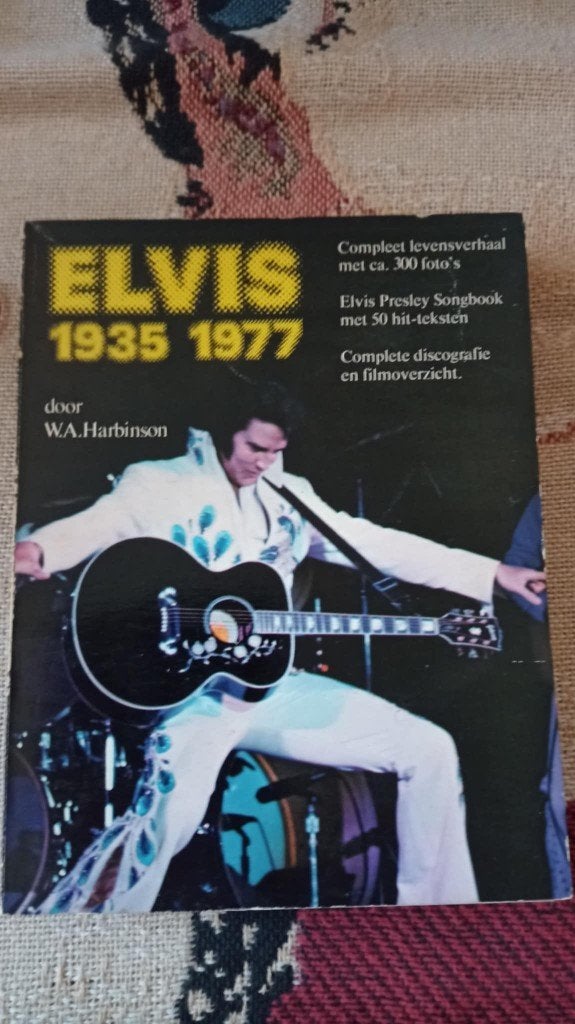 Elvis boek 1935 - 1977 door W.A. Harbinson, Nederlands, Boeken, Muziek, Ophalen of Verzenden, Gelezen, Artiest