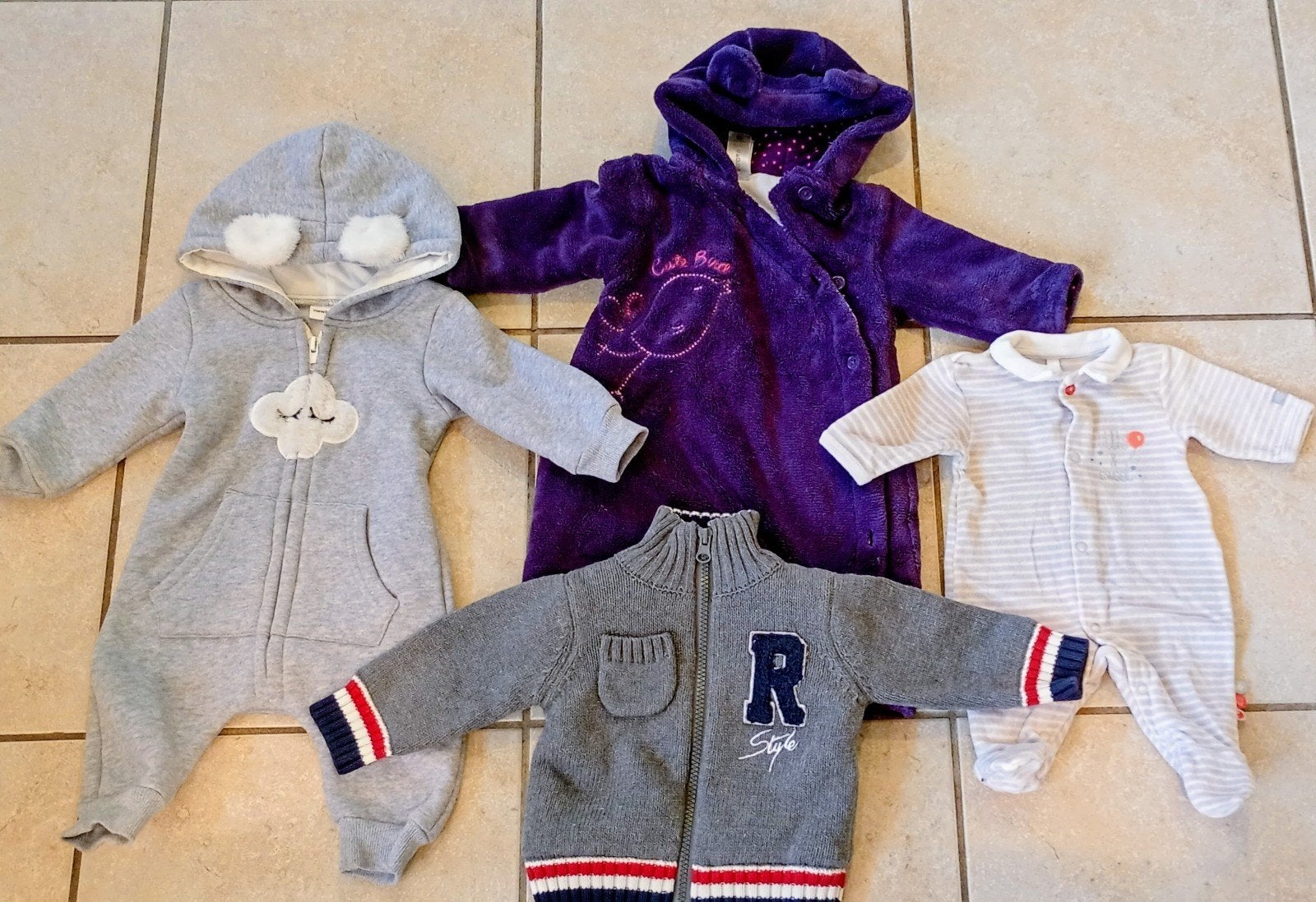 GRATIS Baby kleedjes Diest. Lees Beschrijving !, Ophalen