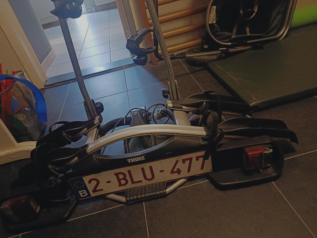 Fietsdrager voor auto.  Klapbaar, Ophalen