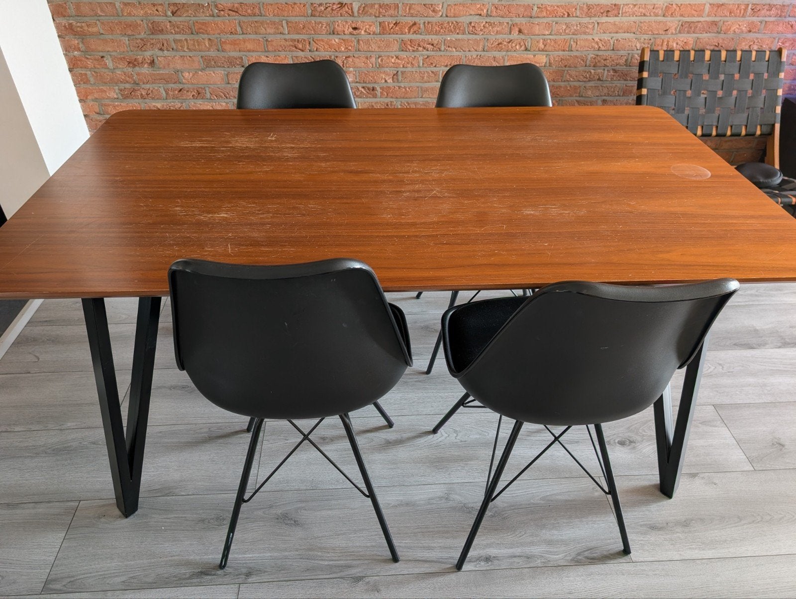 Eettafel walnoot fineer 1m60 en stoelen, Huis en Inrichting, Ophalen