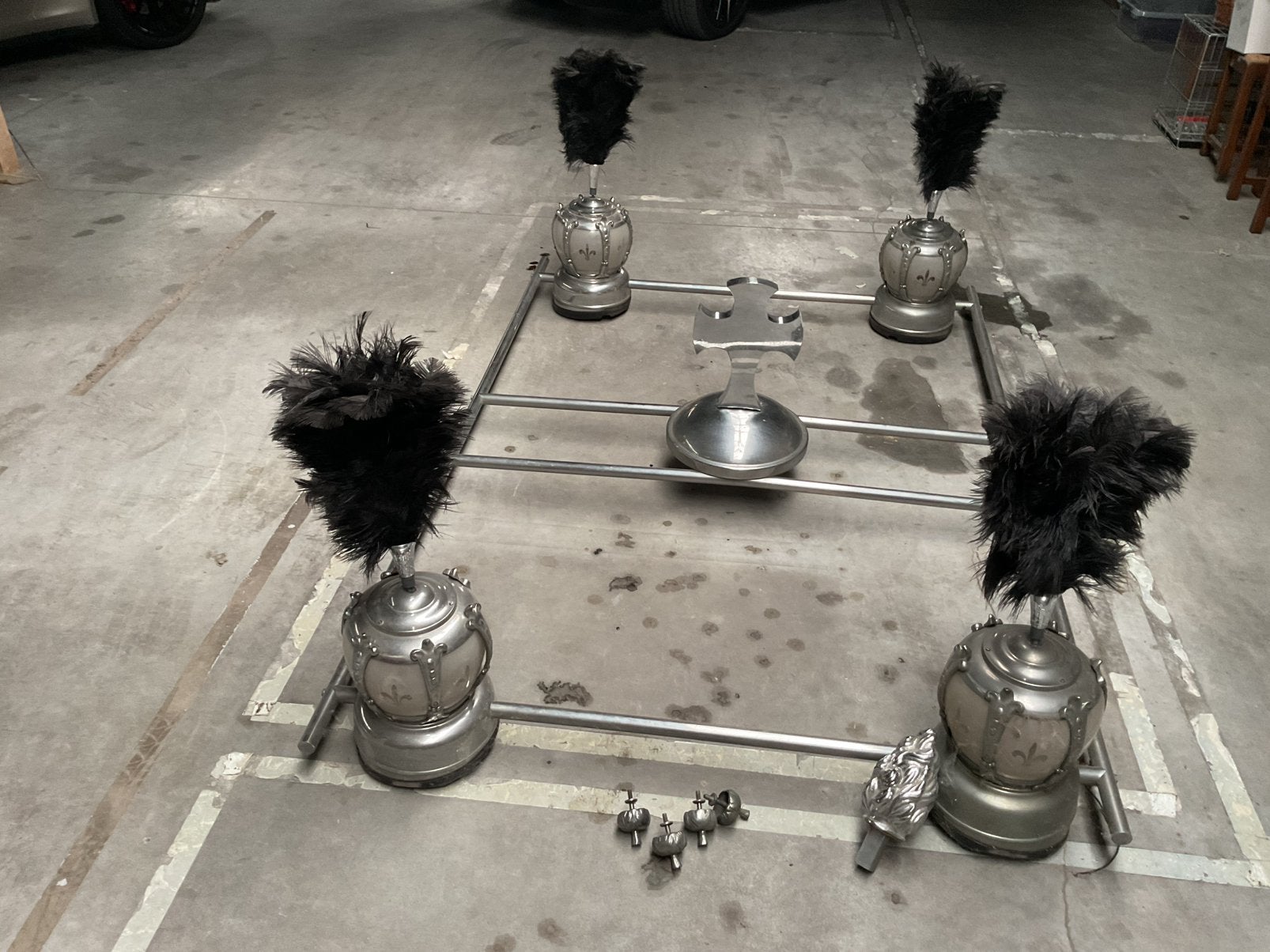 Oude lampen lijkwagen, Ophalen
