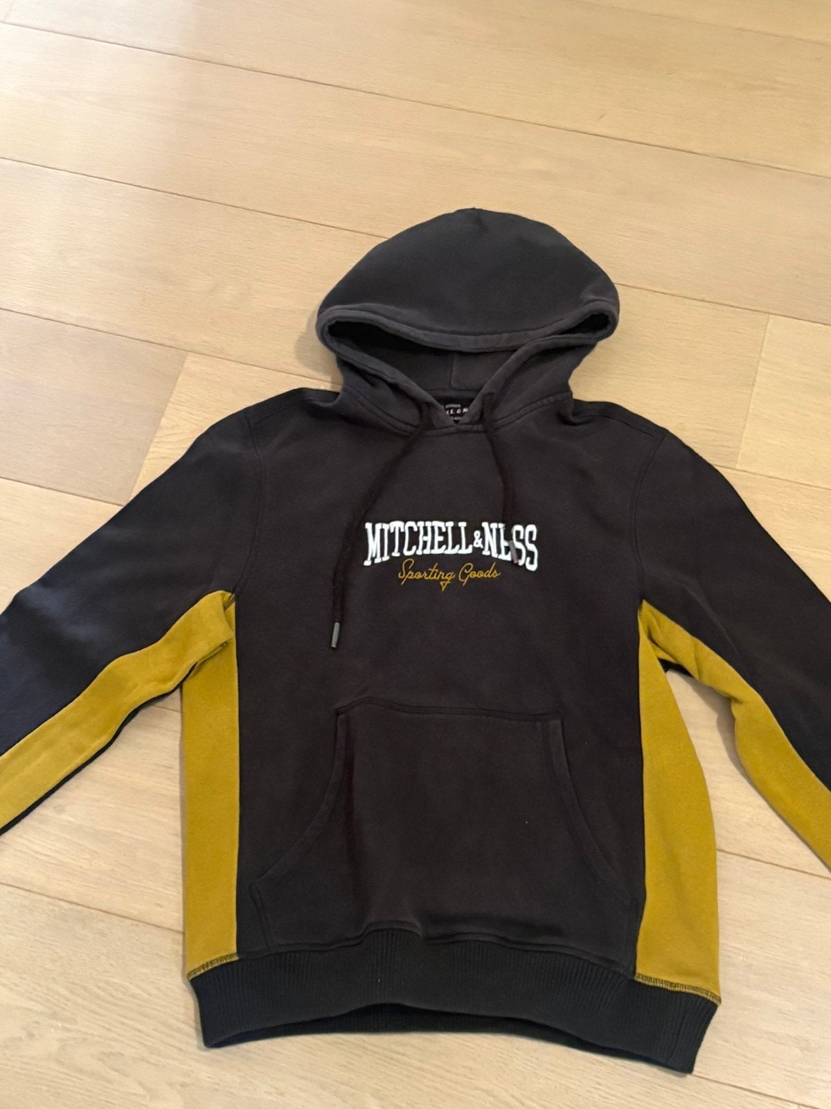 Hoody mitchell & ness, Vêtements | Hommes, Pulls & Vestes, Enlèvement ou Envoi, Comme neuf, Taille 46 (S) ou plus petite, Noir