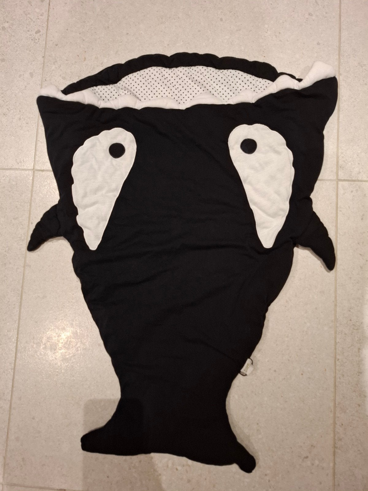 Zwarte haai voetenzak Kidstales, Enfants & Bébés, Comme neuf, Noir, 74 cm, Chancelière