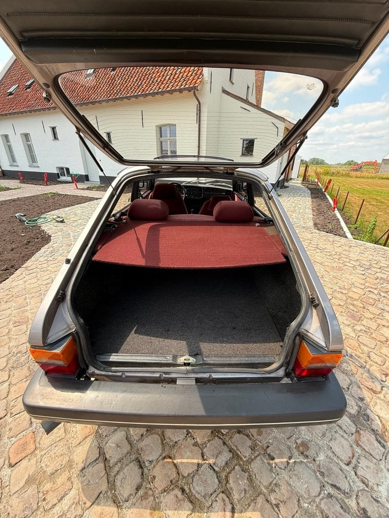 Saab 900 Turbo te koop, Auto's, Saab, 4 cilinders, Particulier, Zilver of Grijs, 2000 cc