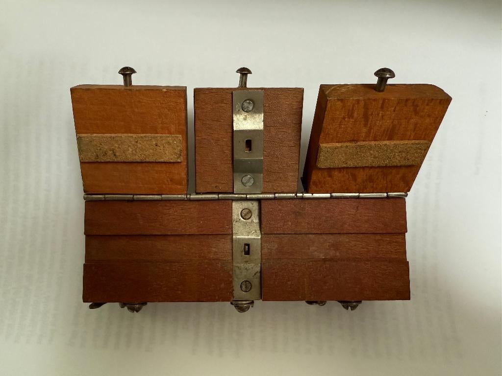 Presse à coller / colleuse pour films bobine 9,5mm, 1920, Envoi