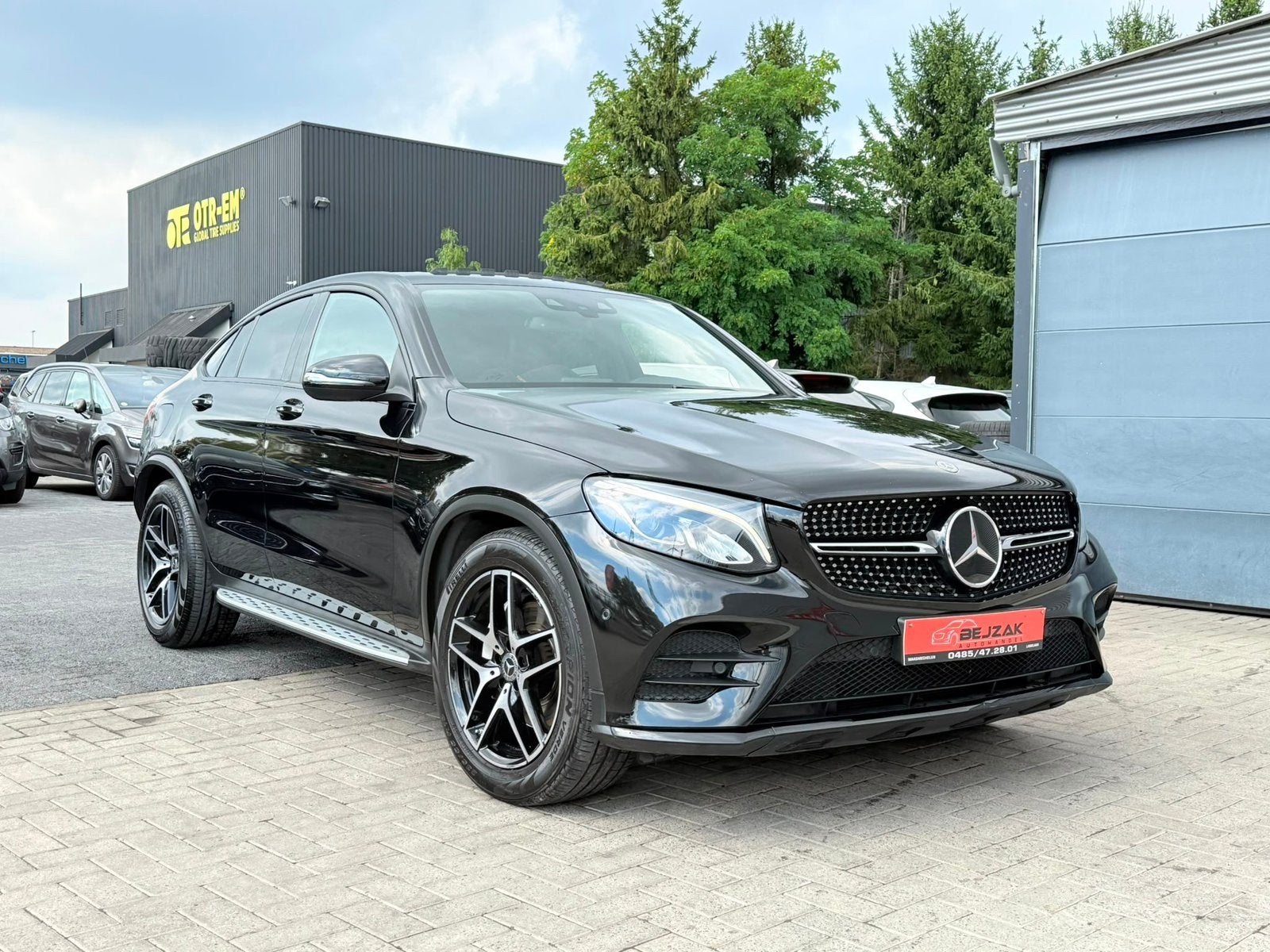 Mercedes-Benz GLC 250 4MATIC Coupe Amg Line 1jaar garantie, Auto's, Euro 6, Alcantara, Zwart, Vierwielaandrijving