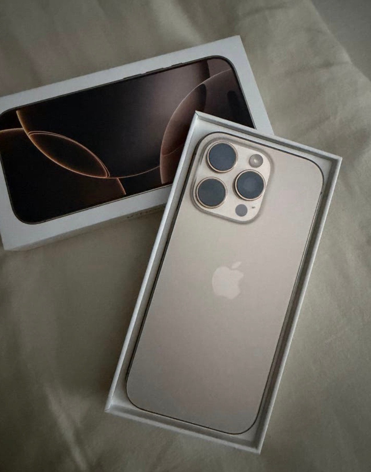 iPhone 16 Pro, Telecommunicatie, Mobiele telefoons | Apple iPhone, IPhone 16, Zo goed als nieuw, Goud, Ophalen