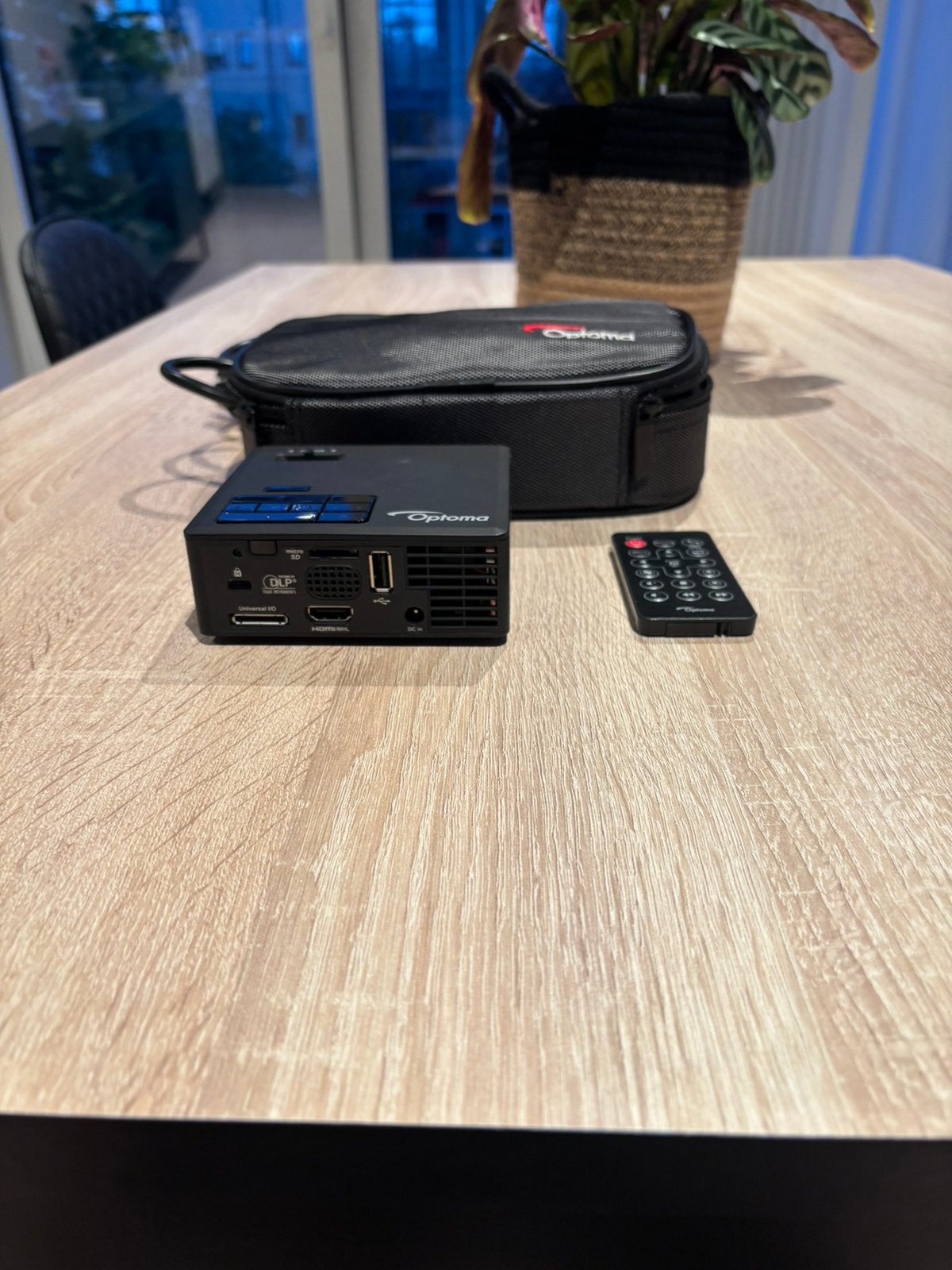 Optoma ml750i, Audio, Tv en Foto, Beamers, Ophalen, Zo goed als nieuw, LED