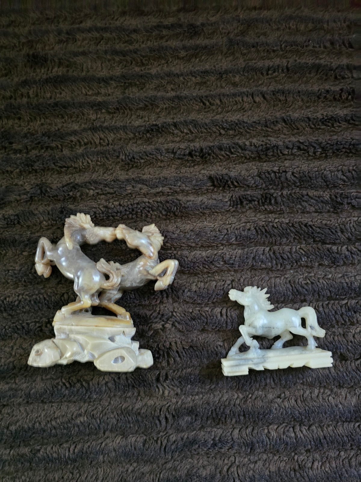 sculptures de chevaux en agate chinoise anciennes, Antiquités & Art, Chine, Matériau naturel, Sculpté, Autres types