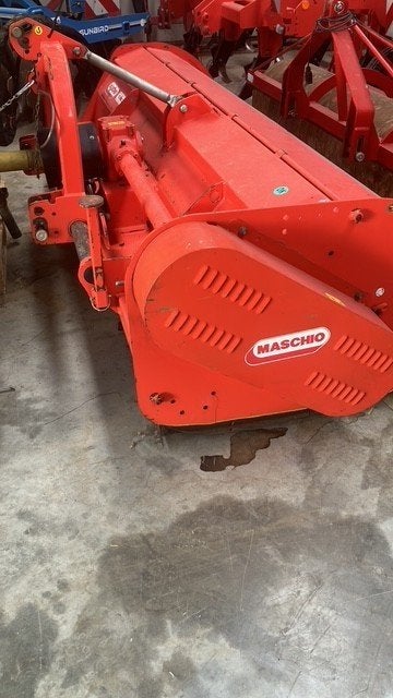 klepelmaaier Maschio Tornado, Ophalen