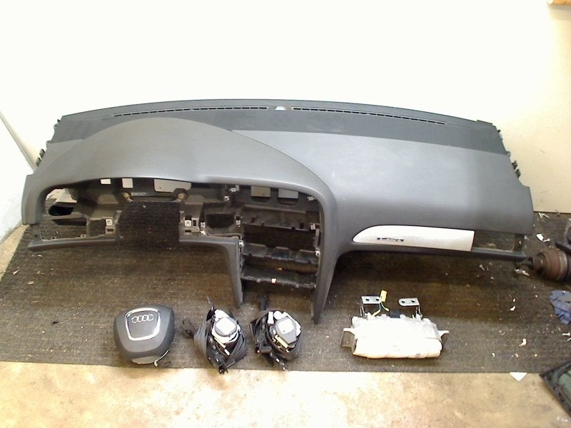 AIRBAG ENSEMBLE s-line Audi A6 Avant (C6) (4F0857705), Auto-Union-Straße  1,
85057  Ingolstadt, DE, Info@audi.de, Audi, Utilisé