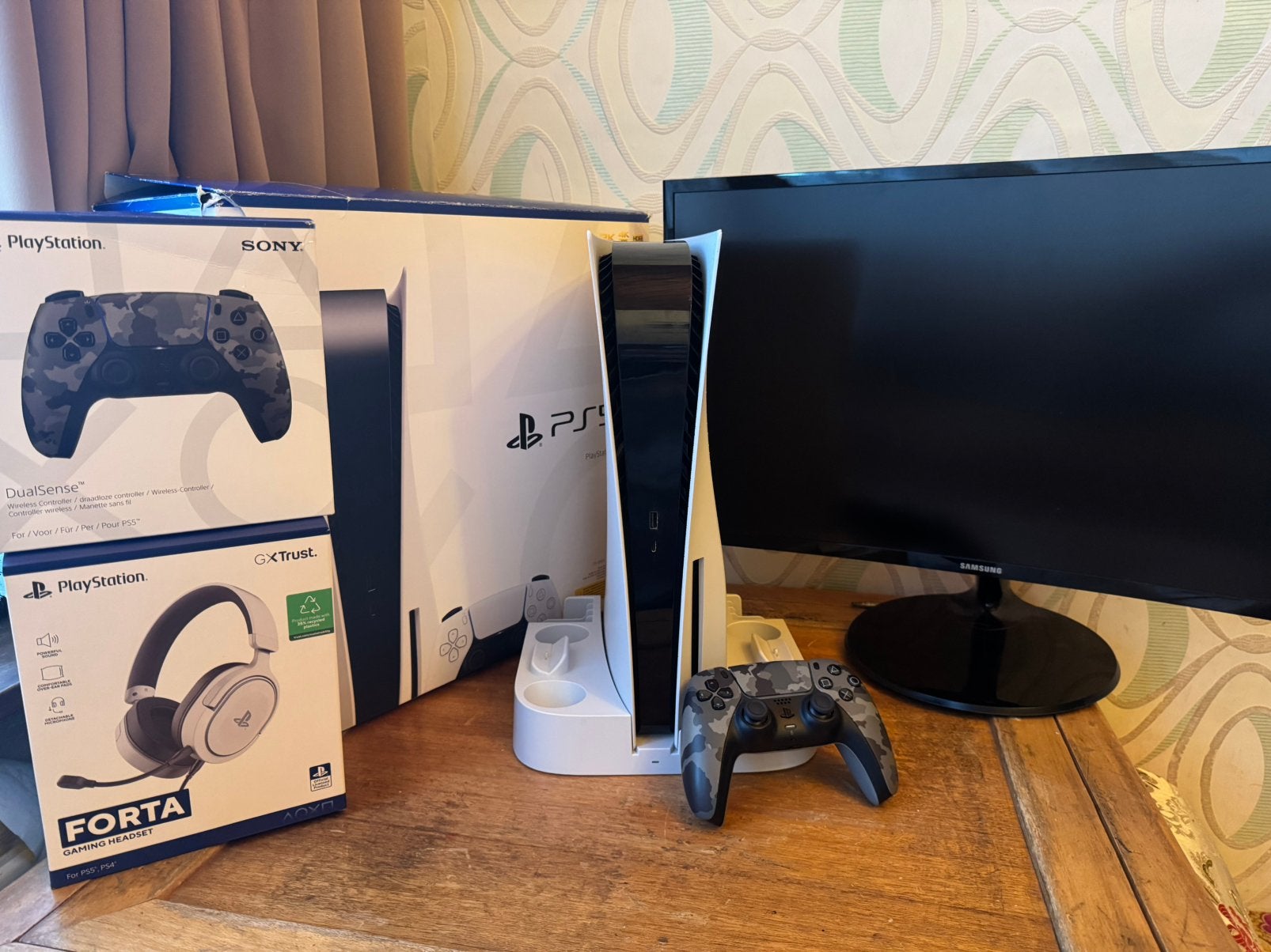 PS5 Disc met 1 Controller + Curved Monitor + Cooling Stand, Enlèvement, Comme neuf