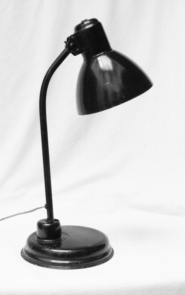 Bureaulamp - zwartgelakt metaal - Stijl Bauhaus., Antiek en Kunst, Ophalen of Verzenden