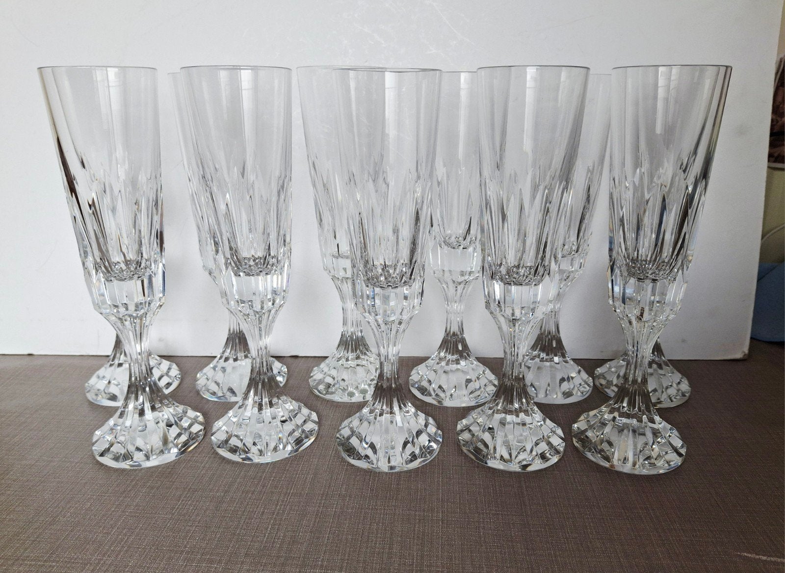 11 belles flûtes à champagne Baccarat en cristal épais, Enlèvement
