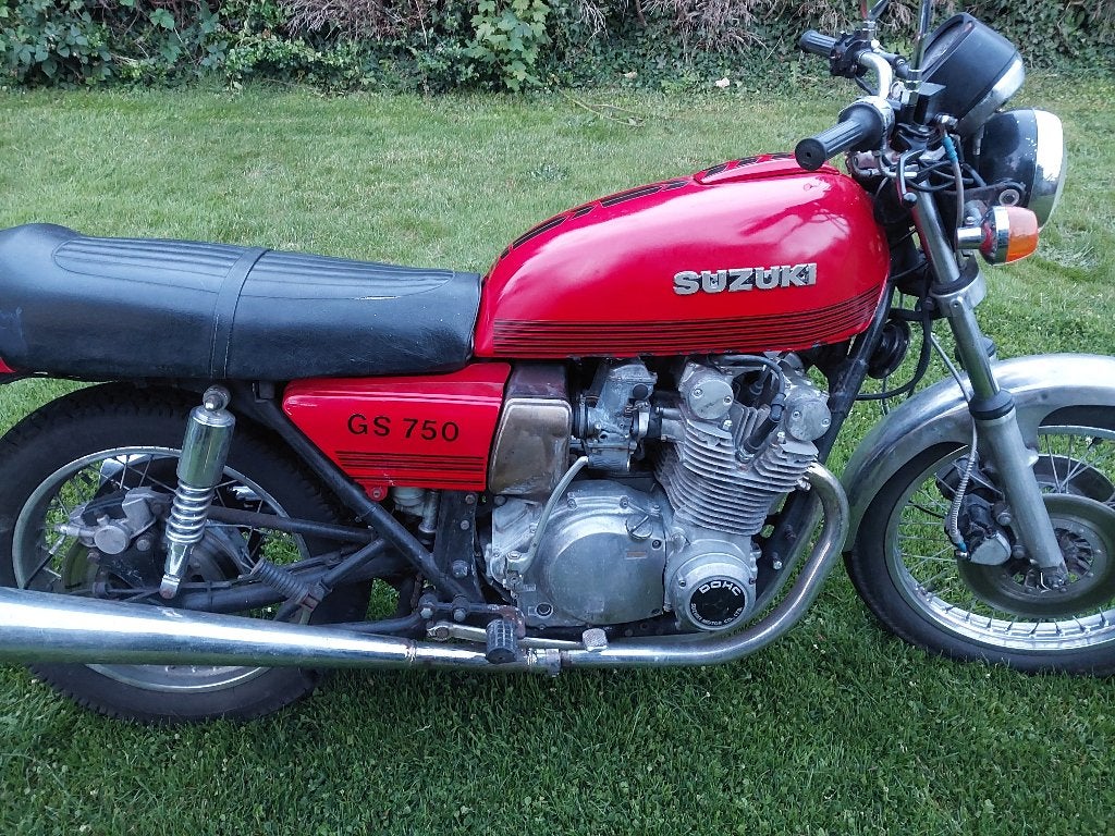 Suzuki GS750   1977, 750 cm³, Occasion, 4 cylindres, 12 à 35 kW