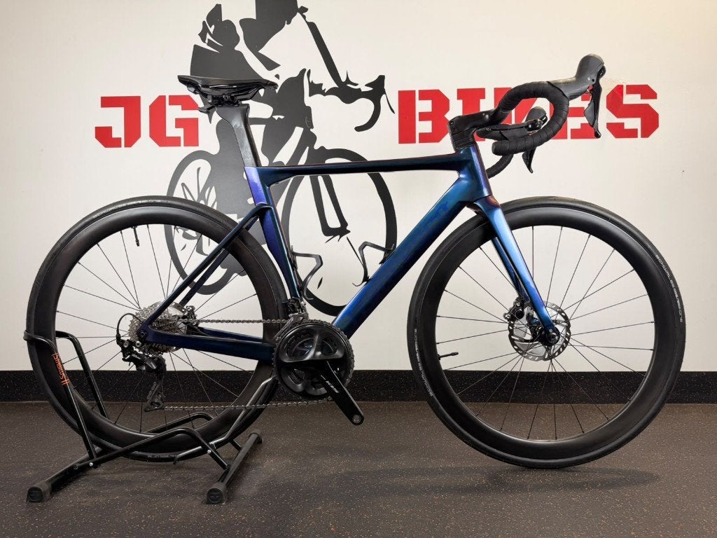 Vélo de route Custom Francesco Disc Carbon*Roues en carbone*, Enlèvement, Comme neuf