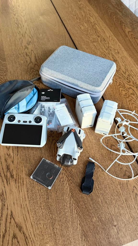 DJI Mini 3 Pro – Comme neuf + Pack fly more combot complet, Games en Spelcomputers, Spelcomputers | Nintendo 2DS en 3DS, Zo goed als nieuw