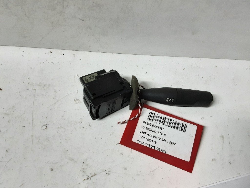 COMMODO ESSUIE-GLACE Peugeot Expert (222 / 224) (33779002), Kontakt-peugeot@peugeot.com, Utilisé, Peugeot Deutschland GmbH, Bahnhofsplatz
65423  Rüsselsheim, DE